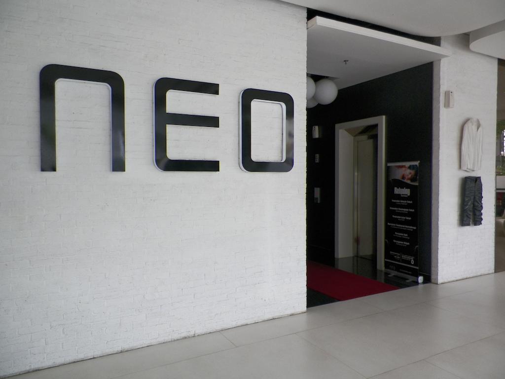 Neo Hotel Melawai By Aston Jakarta Exterior foto